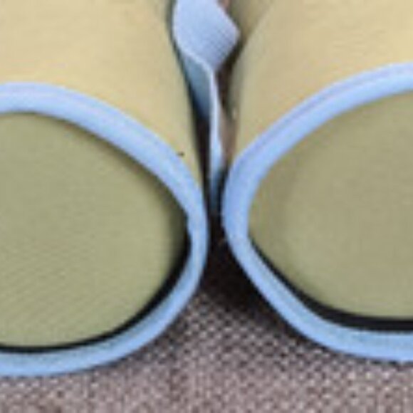 2 GUND Insulated Baby Bottle Tote Bags - Picture 4 of 12